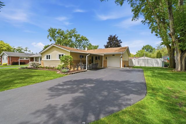 540 Milan Lane, Hoffman Estates, IL 60169