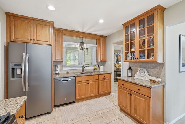 540 Milan Lane, Hoffman Estates, IL 60169