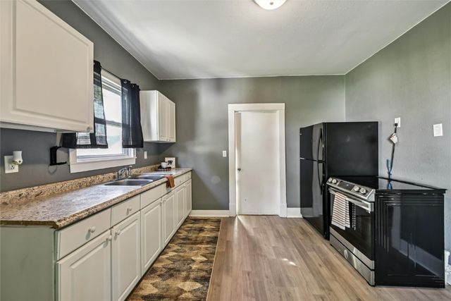 280 14th Avenue SW, Cedar Rapids, IA 52404