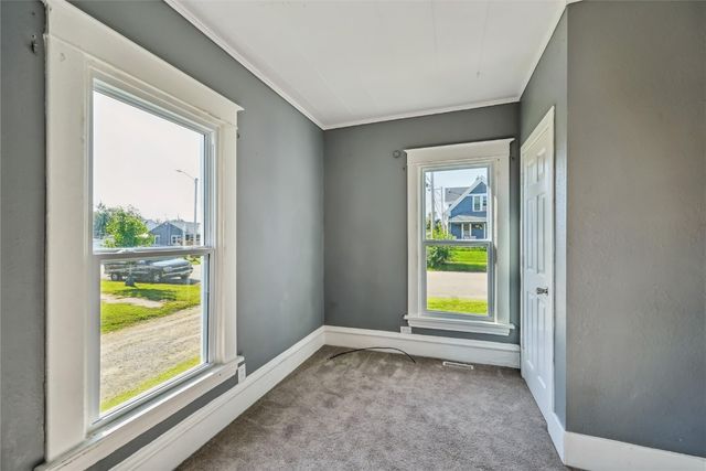 280 14th Avenue SW, Cedar Rapids, IA 52404