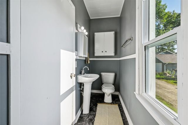 280 14th Avenue SW, Cedar Rapids, IA 52404