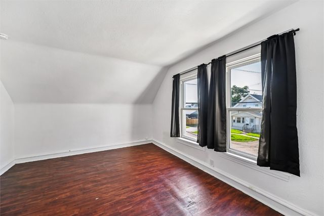 280 14th Avenue SW, Cedar Rapids, IA 52404