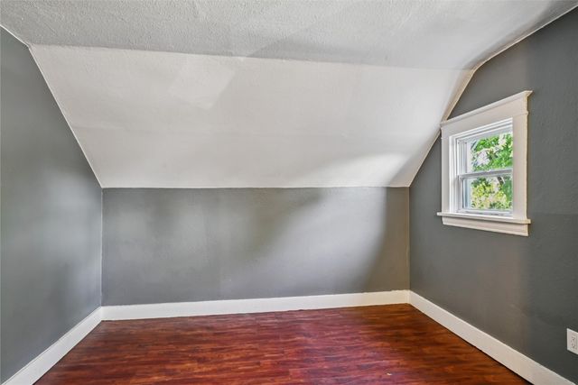 280 14th Avenue SW, Cedar Rapids, IA 52404