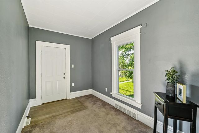 280 14th Avenue SW, Cedar Rapids, IA 52404