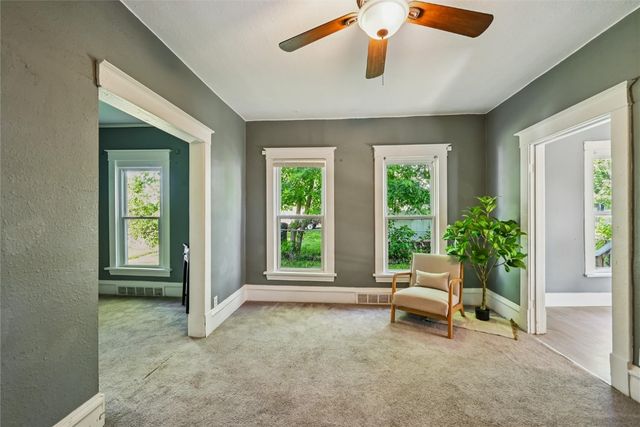 280 14th Avenue SW, Cedar Rapids, IA 52404