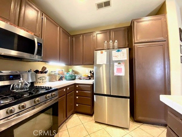 16883 Hazeltine Court, Fontana, CA 92336