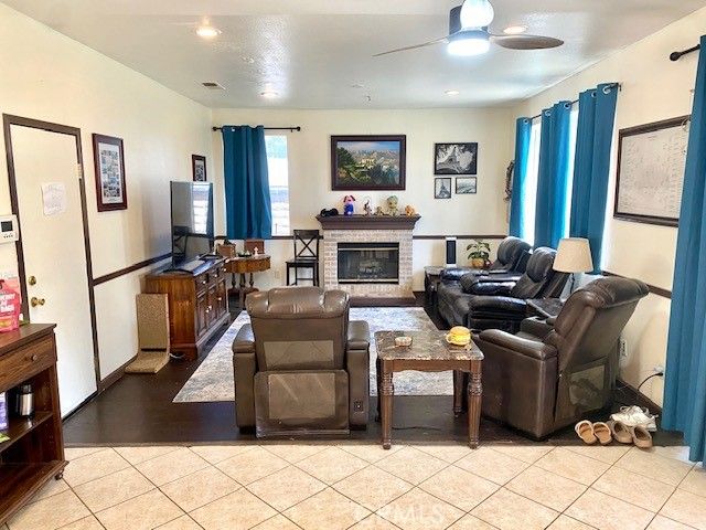 16883 Hazeltine Court, Fontana, CA 92336