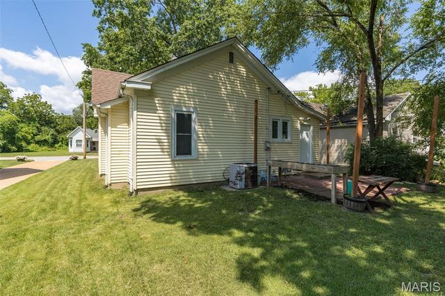 112 N Taylor Avenue, Crystal City, MO 63019