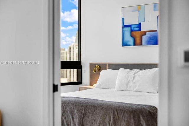 225 N Miami Ave 3507, Miami, FL 33128