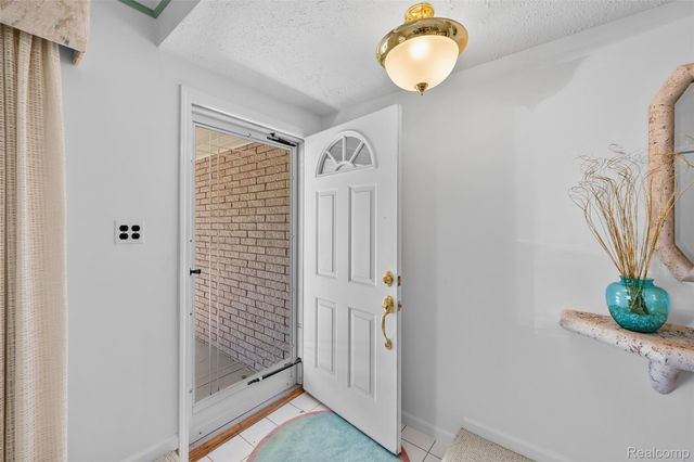 32429 Whitley Circle, Warren, MI 48088