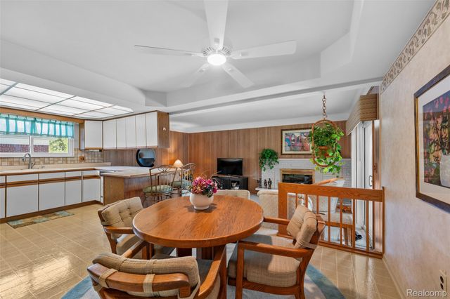 32429 Whitley Circle, Warren, MI 48088