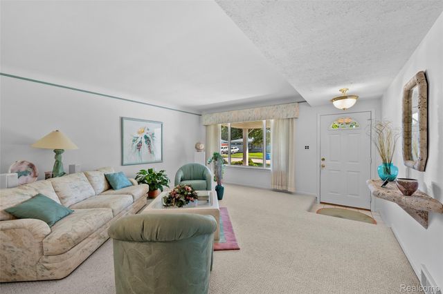 32429 Whitley Circle, Warren, MI 48088