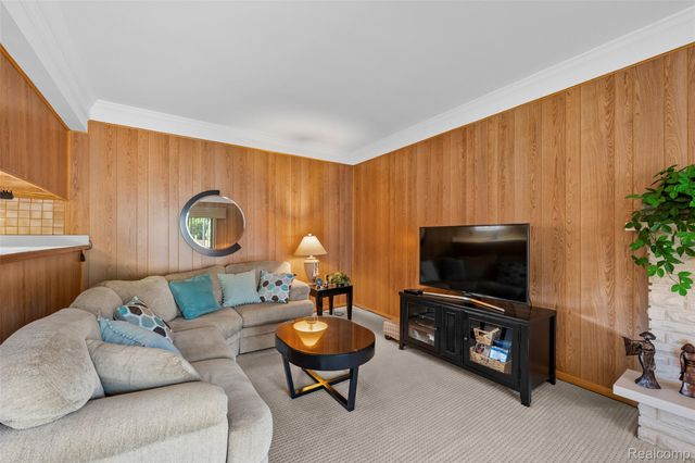 32429 Whitley Circle, Warren, MI 48088