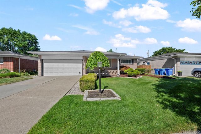 32429 Whitley Circle, Warren, MI 48088