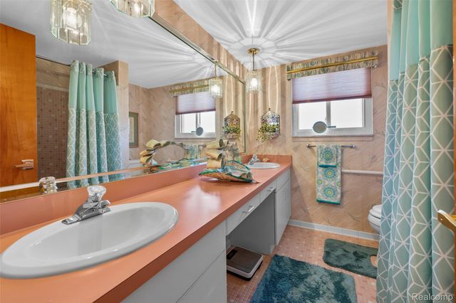 32429 Whitley Circle, Warren, MI 48088