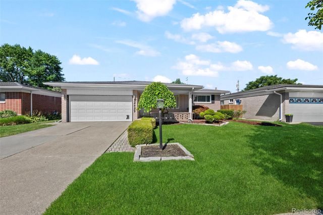 32429 Whitley Circle, Warren, MI 48088
