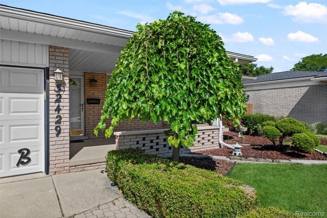 32429 Whitley Circle, Warren, MI 48088
