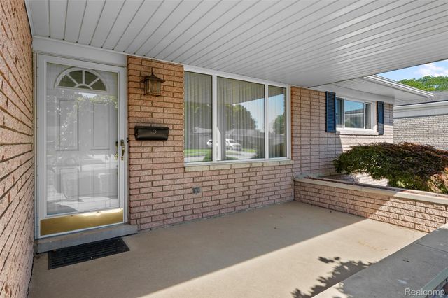 32429 Whitley Circle, Warren, MI 48088