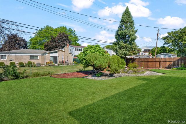32429 Whitley Circle, Warren, MI 48088