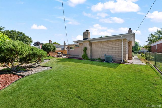 32429 Whitley Circle, Warren, MI 48088