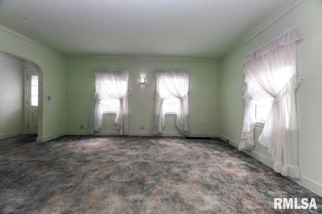 1121 N Wood Road, Peoria, IL 61604