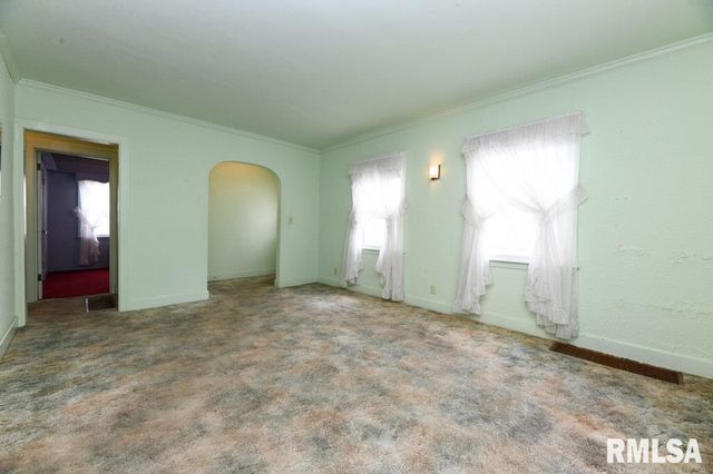 1121 N Wood Road, Peoria, IL 61604