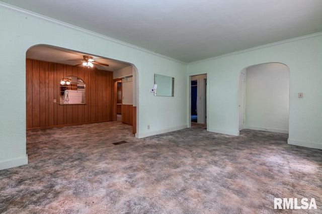 1121 N Wood Road, Peoria, IL 61604