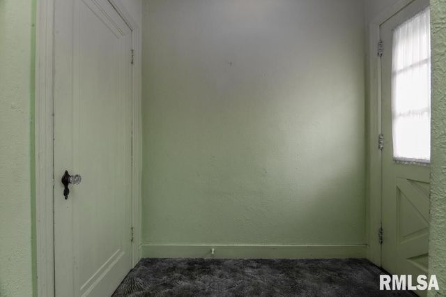 1121 N Wood Road, Peoria, IL 61604