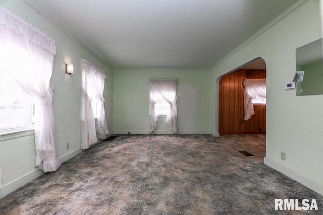 1121 N Wood Road, Peoria, IL 61604