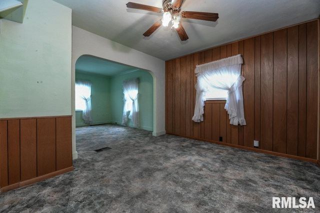 1121 N Wood Road, Peoria, IL 61604