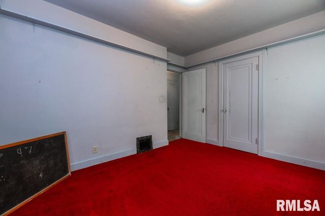 1121 N Wood Road, Peoria, IL 61604