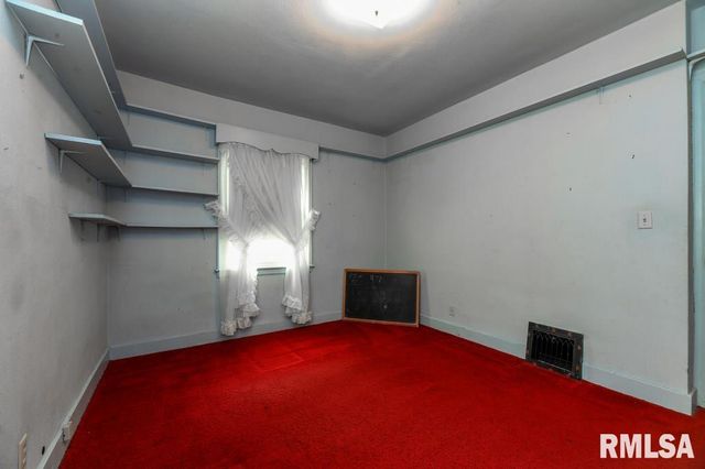 1121 N Wood Road, Peoria, IL 61604