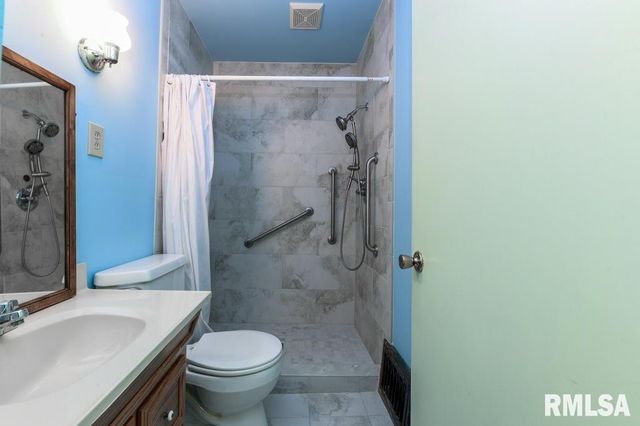 1121 N Wood Road, Peoria, IL 61604