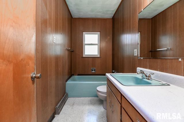 1121 N Wood Road, Peoria, IL 61604