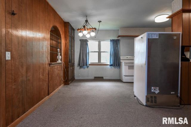 1121 N Wood Road, Peoria, IL 61604