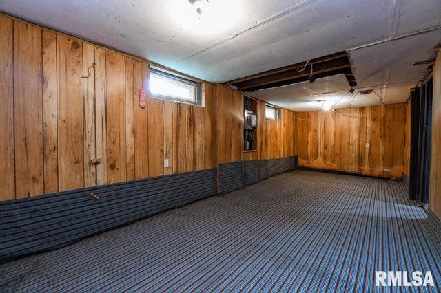 1121 N Wood Road, Peoria, IL 61604