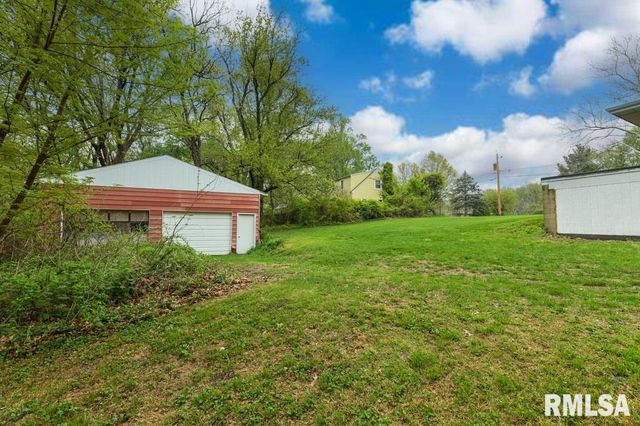 1121 N Wood Road, Peoria, IL 61604