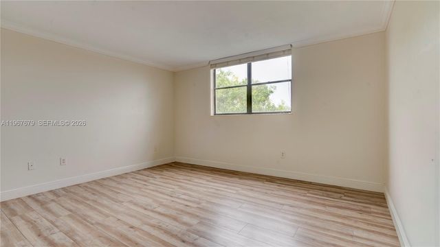 10155 NW 9th St Cir 4-401, Miami, FL 33172