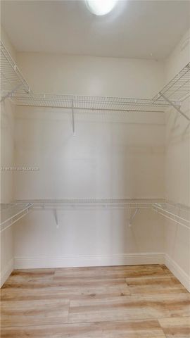 10155 NW 9th St Cir 4-401, Miami, FL 33172