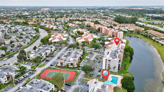 10155 NW 9th St Cir 4-401, Miami, FL 33172