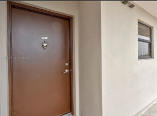 10155 NW 9th St Cir 4-401, Miami, FL 33172