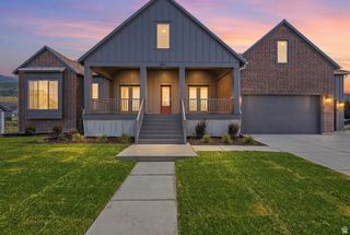 587 S DANIEL DR #817, Farmington, UT 84025