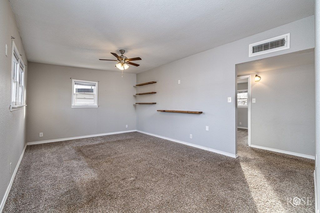 Image 15 of property listing at 1927 Chapman St, San Angelo, TX 76901