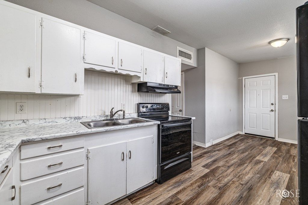 Image 4 of property listing at 1927 Chapman St, San Angelo, TX 76901