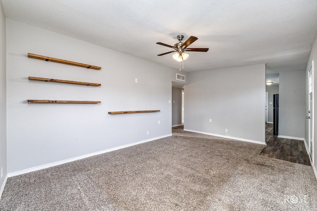 Image 8 of property listing at 1927 Chapman St, San Angelo, TX 76901