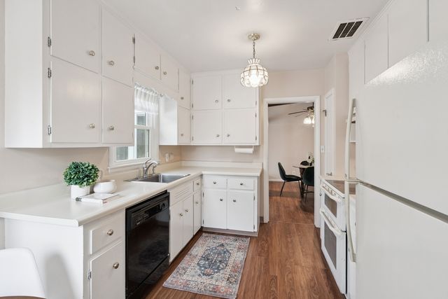 3104 15th St A Street, Moline, IL 61265