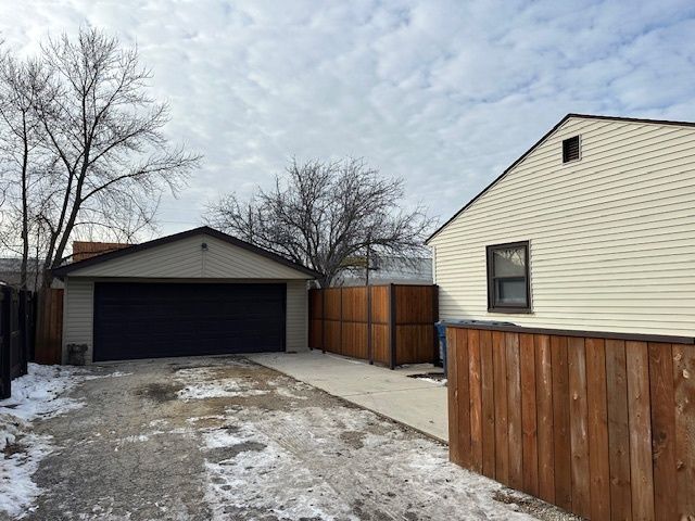 7600 S FERDINAND Avenue, Bridgeview, IL 60455