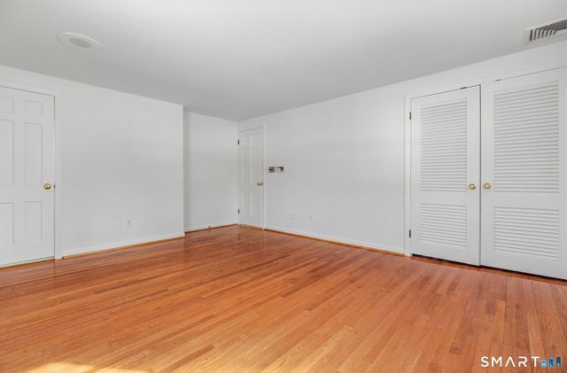 9 Patrick Lane, Branford, CT 06405