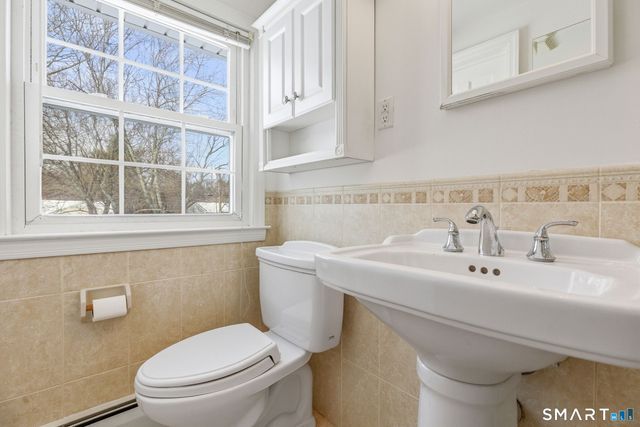 9 Patrick Lane, Branford, CT 06405