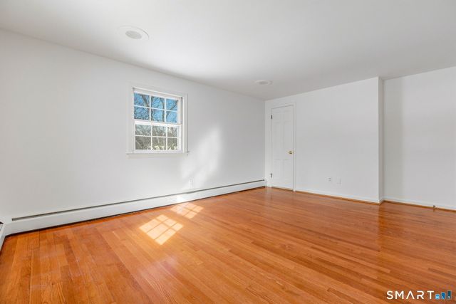 9 Patrick Lane, Branford, CT 06405